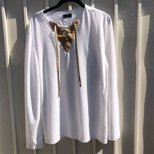 Long sleeve Shirt with ties in front